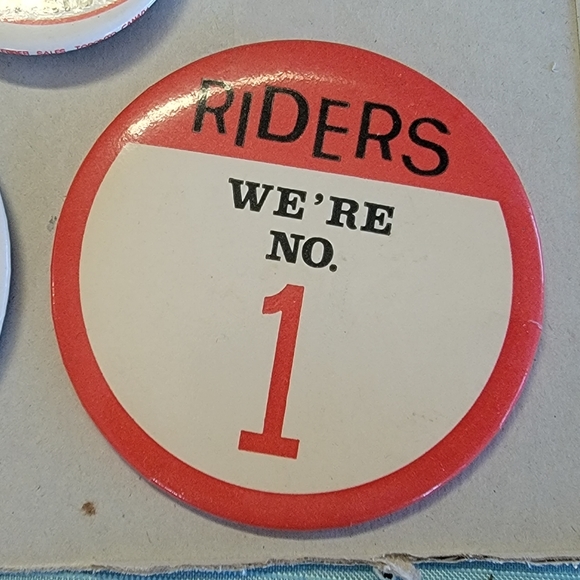 7 CFL Ottawa Roughrider Buttons / Pinbacks - Picture 3 of 8